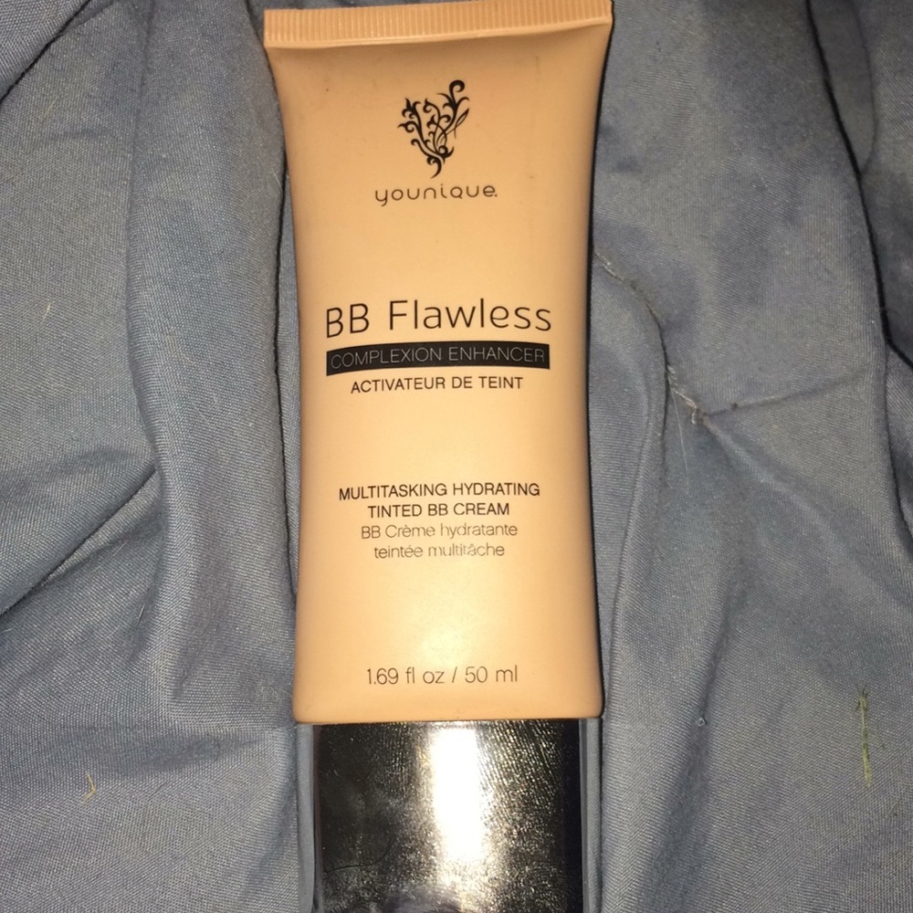 YOUNIQUE BB FLAWLESS IN BISQUE